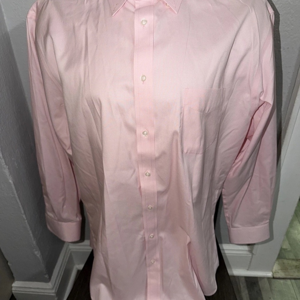 Jos. A. Bank Traveler Light Pink Men's Button Down Shirt 18-35